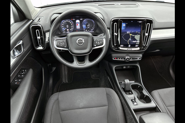 Volvo XC40 T4 Hybride SOH 98% R-Design Expression / Panoramadak / Navigatie / Xenon / Pdc. / Airco-ecc./ Radio multimedia / Apk 10-2026