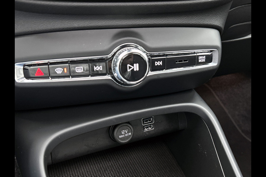 Volvo XC40 T4 Hybride SOH 98% R-Design Expression / Panoramadak / Navigatie / Xenon / Pdc. / Airco-ecc./ Radio multimedia / Apk 10-2026