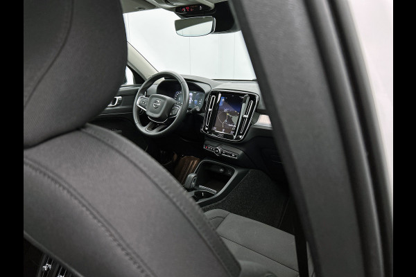 Volvo XC40 T4 Hybride SOH 98% R-Design Expression / Panoramadak / Navigatie / Xenon / Pdc. / Airco-ecc./ Radio multimedia / Apk 10-2026