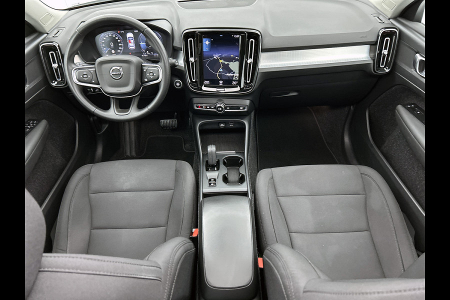 Volvo XC40 T4 Hybride SOH 98% R-Design Expression / Panoramadak / Navigatie / Xenon / Pdc. / Airco-ecc./ Radio multimedia / Apk 10-2026
