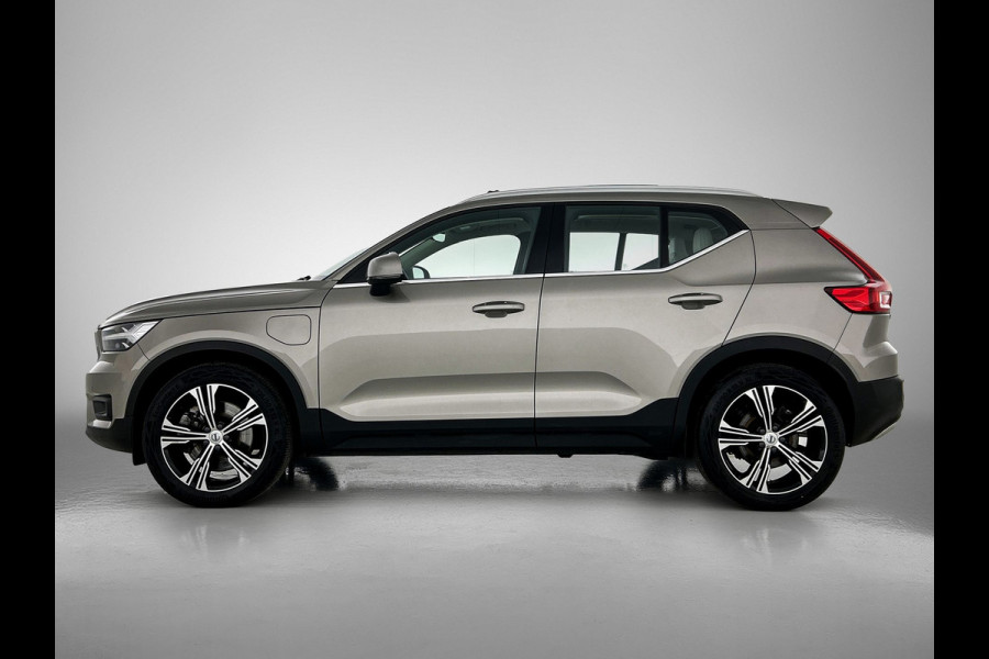 Volvo XC40 T5 180PK Hybride SOH 91% Inscription / Panoramadak / Leder / Trekhaak / airco-ecc./ Stuurverwarming / Navigatie / Apk 10-2026
