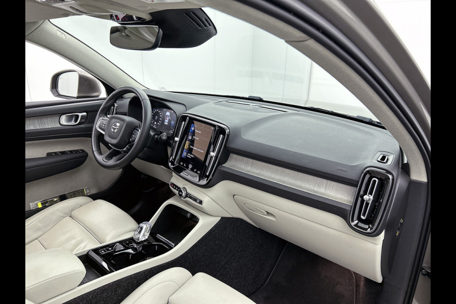 Volvo XC40 T5 180PK Hybride SOH 91% Inscription / Panoramadak / Leder / Trekhaak / airco-ecc./ Stuurverwarming / Navigatie / Apk 10-2026