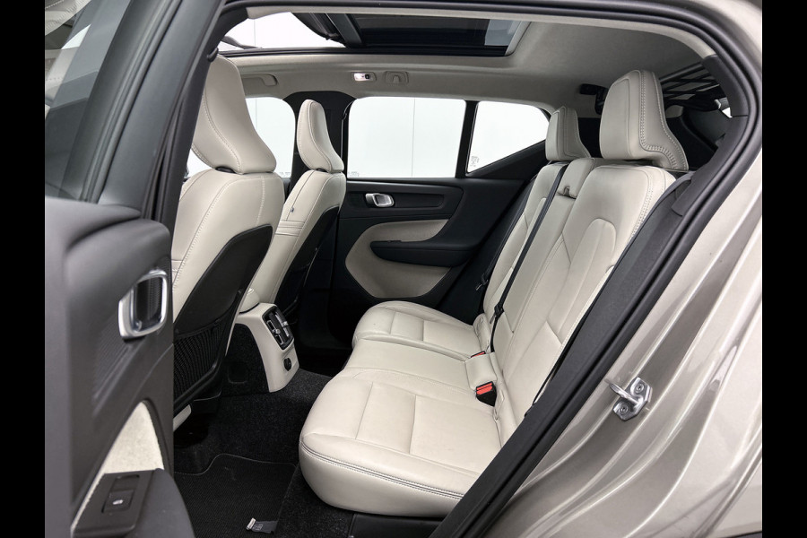 Volvo XC40 T5 180PK Hybride SOH 91% Inscription / Panoramadak / Leder / Trekhaak / airco-ecc./ Stuurverwarming / Navigatie / Apk 10-2026