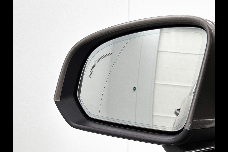 Volvo XC40 T5 180PK Hybride SOH 91% Inscription / Panoramadak / Leder / Trekhaak / airco-ecc./ Stuurverwarming / Navigatie / Apk 10-2026