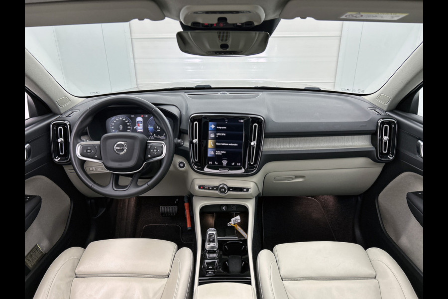 Volvo XC40 T5 180PK Hybride SOH 91% Inscription / Panoramadak / Leder / Trekhaak / airco-ecc./ Stuurverwarming / Navigatie / Apk 10-2026