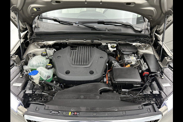 Volvo XC40 T5 180PK Hybride SOH 91% Inscription / Panoramadak / Leder / Trekhaak / airco-ecc./ Stuurverwarming / Navigatie / Apk 10-2026