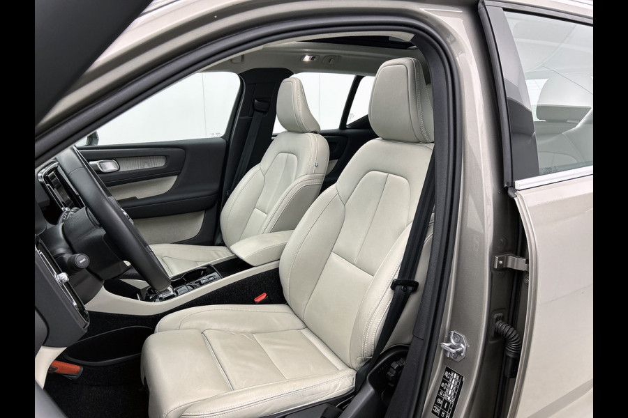 Volvo XC40 T5 180PK Hybride SOH 91% Inscription / Panoramadak / Leder / Trekhaak / airco-ecc./ Stuurverwarming / Navigatie / Apk 10-2026