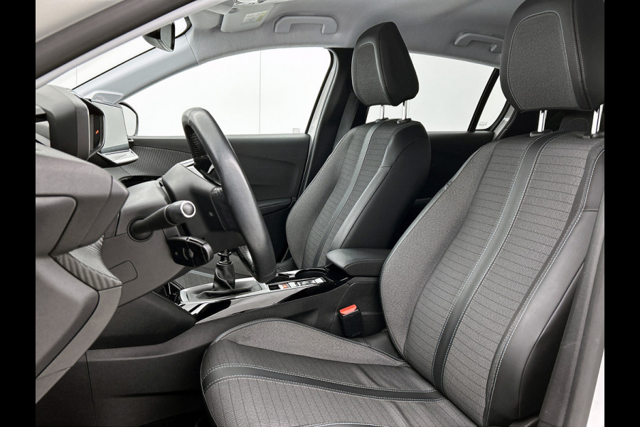 Peugeot 208 1.5 HDi Blue Allure / Navigatie / Pdc.+Camera / Airco-ecc./ Radio-multimedia / / Apk nieuw