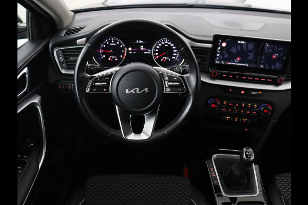 Kia Ceed 1.0 T-GDi DynamicPlusLine | Stoel & stuurverwarming | Trekhaak | Adaptive cruise | Camera | Carplay | Half leder | Navigatie | Keyless | Full LED | Climate control | Parkeerhulp