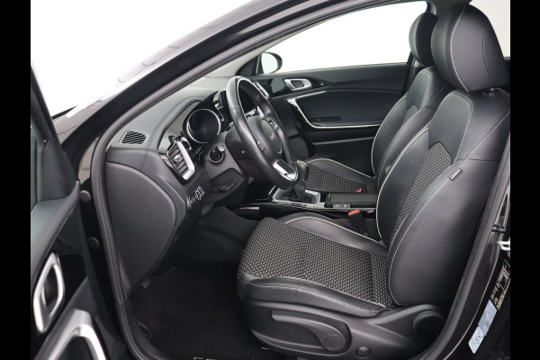 Kia Ceed 1.0 T-GDi DynamicPlusLine | Stoel & stuurverwarming | Trekhaak | Adaptive cruise | Camera | Carplay | Half leder | Navigatie | Keyless | Full LED | Climate control | Parkeerhulp