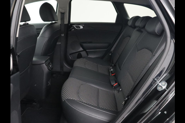 Kia Ceed 1.0 T-GDi DynamicPlusLine | Stoel & stuurverwarming | Trekhaak | Adaptive cruise | Camera | Carplay | Half leder | Navigatie | Keyless | Full LED | Climate control | Parkeerhulp