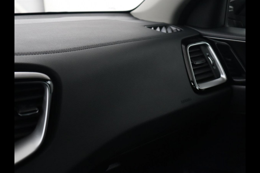 Kia Ceed 1.0 T-GDi DynamicPlusLine | Stoel & stuurverwarming | Trekhaak | Adaptive cruise | Camera | Carplay | Half leder | Navigatie | Keyless | Full LED | Climate control | Parkeerhulp