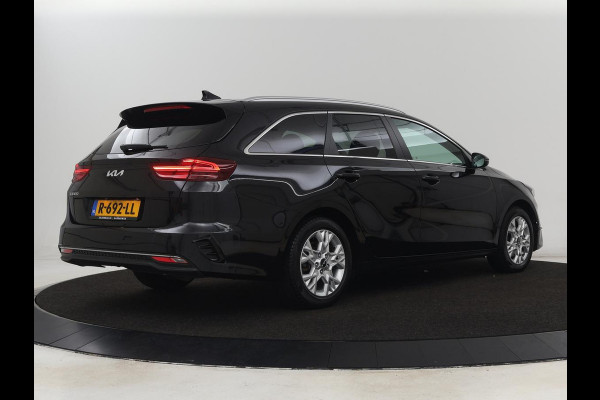 Kia Ceed 1.0 T-GDi DynamicPlusLine | Stoel & stuurverwarming | Trekhaak | Adaptive cruise | Camera | Carplay | Half leder | Navigatie | Keyless | Full LED | Climate control | Parkeerhulp