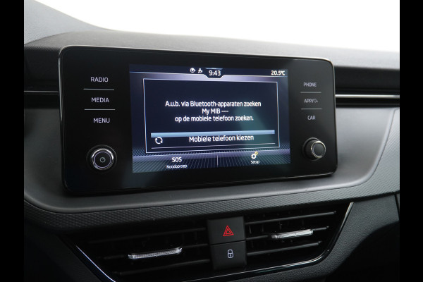 Škoda Kamiq T 111pk Apple Carplay Android-Navi Pdc DAB App-Connect CruiseControl Smartlink Usb Ecc Dakrails Led Lane/Front-Assist Isofix Dab VerwarmdeSpiegels Aut.Verlichting VerstelbareStoelen/Stuur 16''LM NL-auto Hoge Instap Ambition 1.0 TSI