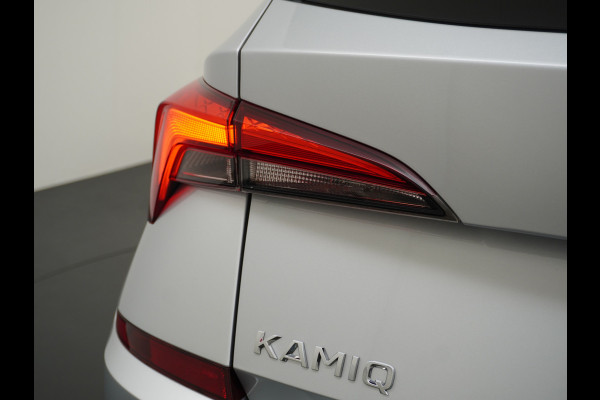 Škoda Kamiq T 111pk Apple Carplay Android-Navi Pdc DAB App-Connect CruiseControl Smartlink Usb Ecc Dakrails Led Lane/Front-Assist Isofix Dab VerwarmdeSpiegels Aut.Verlichting VerstelbareStoelen/Stuur 16''LM NL-auto Hoge Instap Ambition 1.0 TSI