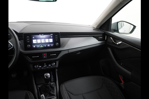 Škoda Kamiq T 111pk Apple Carplay Android-Navi Pdc DAB App-Connect CruiseControl Smartlink Usb Ecc Dakrails Led Lane/Front-Assist Isofix Dab VerwarmdeSpiegels Aut.Verlichting VerstelbareStoelen/Stuur 16''LM NL-auto Hoge Instap Ambition 1.0 TSI