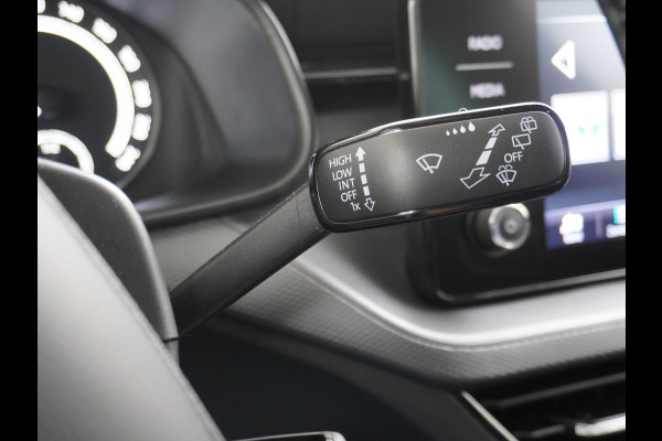 Škoda Kamiq T 111pk Apple Carplay Android-Navi Pdc DAB App-Connect CruiseControl Smartlink Usb Ecc Dakrails Led Lane/Front-Assist Isofix Dab VerwarmdeSpiegels Aut.Verlichting VerstelbareStoelen/Stuur 16''LM NL-auto Hoge Instap Ambition 1.0 TSI