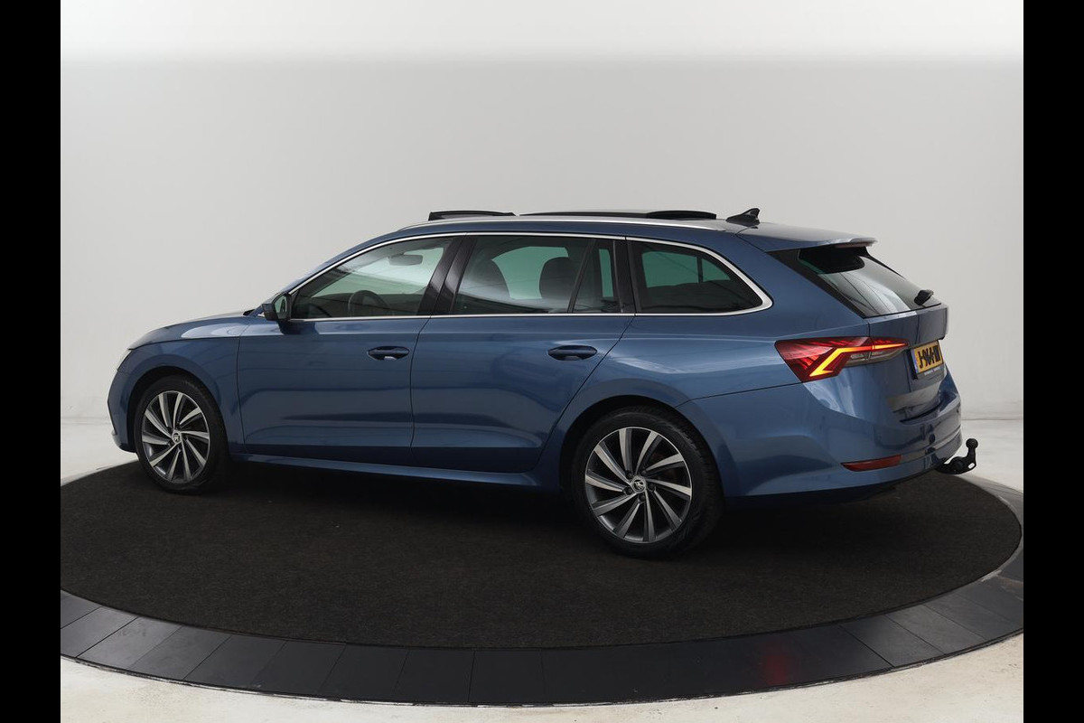 Škoda Octavia 1.5 TSI First Edition | Panoramadak | Trekhaak | Stoelverwarming | Matrix LED | Adaptive cruise | Sfeerverlichting | Carplay | Keyless | Virtual Cockpit | 18'' | Half leder | Climate control