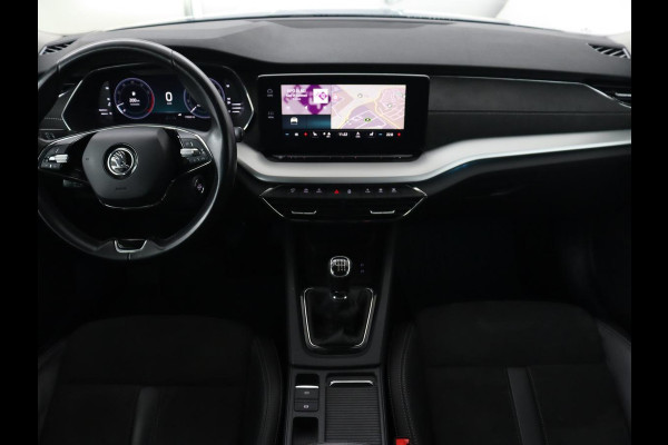 Škoda Octavia 1.5 TSI First Edition | Panoramadak | Trekhaak | Stoelverwarming | Matrix LED | Adaptive cruise | Sfeerverlichting | Carplay | Keyless | Virtual Cockpit | 18'' | Half leder | Climate control