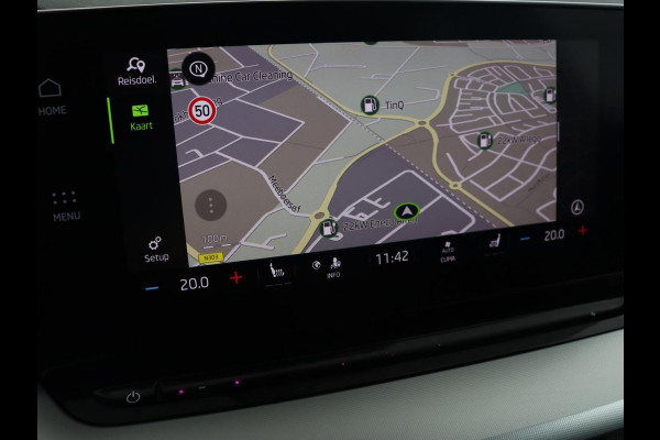 Škoda Octavia 1.5 TSI First Edition | Panoramadak | Trekhaak | Stoelverwarming | Matrix LED | Adaptive cruise | Sfeerverlichting | Carplay | Keyless | Virtual Cockpit | 18'' | Half leder | Climate control