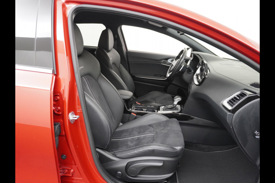 Kia ProCeed 1.5T 160PK AUT-7 GT-Plus Line MHEV Virtual Cockpit Navi Camera Ecc Apple Carplay Android Auto Adap.Cruise Stoel+Bank+Stuurverwar Keyless DAB Lmv 18" Led Dodehoekdetector Rijstrooksensor met correctie Elek.Achterklep Verkeersbord detectie Uitparkeer waarschuwing Zeer compleet! 1e Eigenaar Origineel Nederlandse Auto €37.000,- nieuw