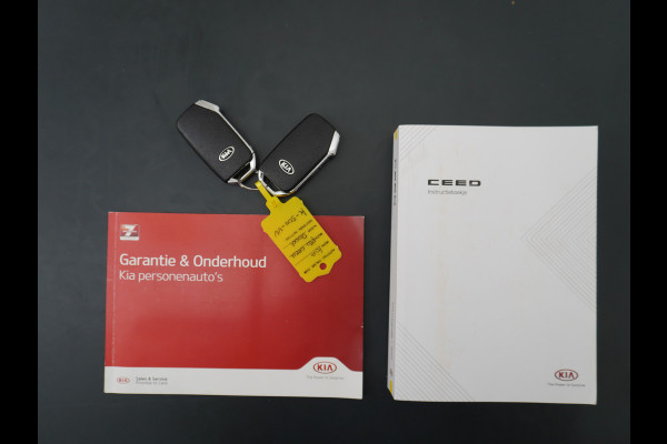 Kia ProCeed 1.5T 160PK AUT-7 GT-Plus Line MHEV Virtual Cockpit Navi Camera Ecc Apple Carplay Android Auto Adap.Cruise Stoel+Bank+Stuurverwar Keyless DAB Lmv 18" Led Dodehoekdetector Rijstrooksensor met correctie Elek.Achterklep Verkeersbord detectie Uitparkeer waarschuwing Zeer compleet! 1e Eigenaar Origineel Nederlandse Auto €37.000,- nieuw