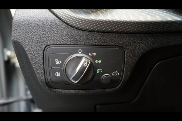 Audi Q2 35 TFSI 3x S-Line Black Optik AUTOMAAT-ACC-AMBIANCE-CARPLAY-FULL LED-KEYLESS-STOELVERWARMING