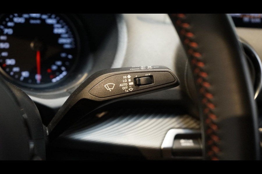 Audi Q2 35 TFSI 3x S-Line Black Optik AUTOMAAT-ACC-AMBIANCE-CARPLAY-FULL LED-KEYLESS-STOELVERWARMING