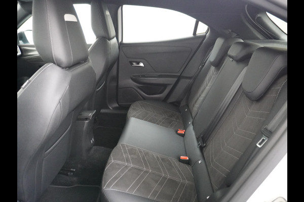 Opel Mokka 1.2T 131PK Apple Carplay Android Auto Adaptieve Cruise Control Navi Ecc 360°Camera Stoelverwarming Ultimate Stuurverwarming Lmv 18" Bi-Tone Lak Regen-Lichtsensor Led-Matrix 100% Dealeronderhouden Origineel Nederlandse Auto 1e Eigenaar