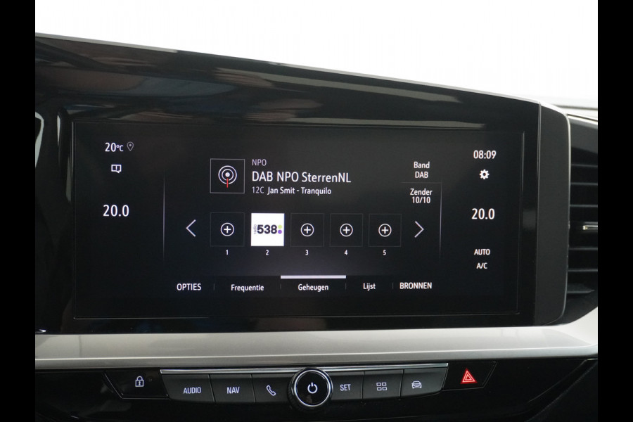 Opel Mokka 1.2T 131PK Apple Carplay Android Auto Adaptieve Cruise Control Navi Ecc 360°Camera Stoelverwarming Ultimate Stuurverwarming Lmv 18" Bi-Tone Lak Regen-Lichtsensor Led-Matrix 100% Dealeronderhouden Origineel Nederlandse Auto 1e Eigenaar