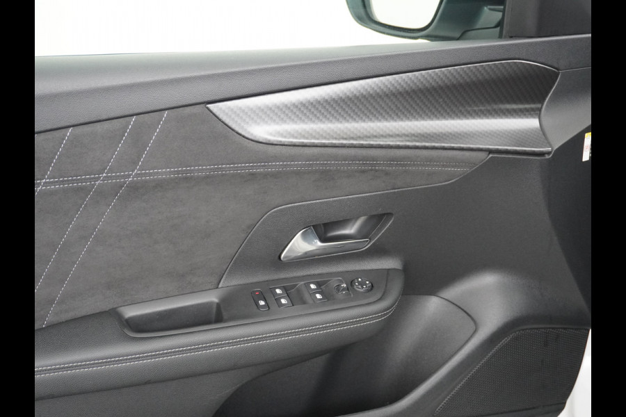 Opel Mokka 1.2T 131PK Apple Carplay Android Auto Adaptieve Cruise Control Navi Ecc 360°Camera Stoelverwarming Ultimate Stuurverwarming Lmv 18" Bi-Tone Lak Regen-Lichtsensor Led-Matrix 100% Dealeronderhouden Origineel Nederlandse Auto 1e Eigenaar