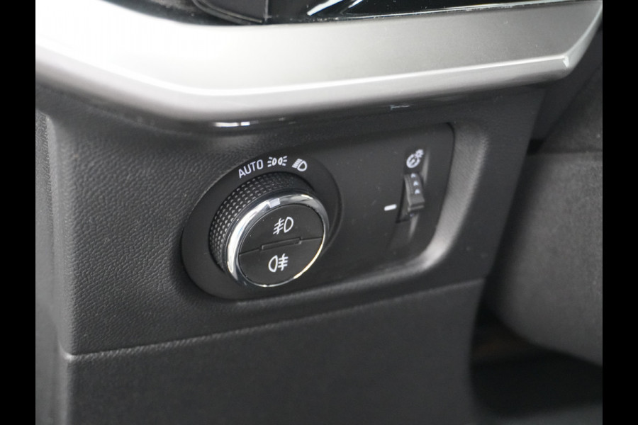 Opel Mokka 1.2T 131PK Apple Carplay Android Auto Adaptieve Cruise Control Navi Ecc 360°Camera Stoelverwarming Ultimate Stuurverwarming Lmv 18" Bi-Tone Lak Regen-Lichtsensor Led-Matrix 100% Dealeronderhouden Origineel Nederlandse Auto 1e Eigenaar