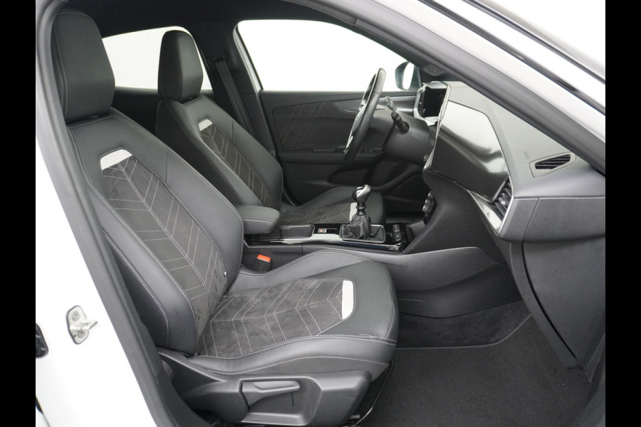 Opel Mokka 1.2T 131PK Apple Carplay Android Auto Adaptieve Cruise Control Navi Ecc 360°Camera Stoelverwarming Ultimate Stuurverwarming Lmv 18" Bi-Tone Lak Regen-Lichtsensor Led-Matrix 100% Dealeronderhouden Origineel Nederlandse Auto 1e Eigenaar