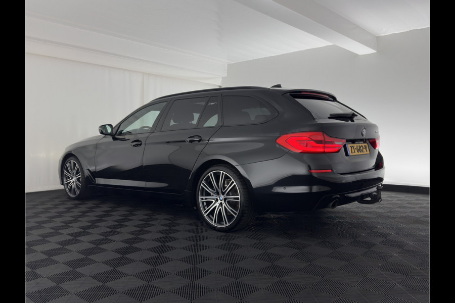 BMW 5 Serie Touring 530d Sportline High Executive Aut. *PANO | LUXURY-LEATHER | FULL-LED | MEMORY-PACK | TOP-VIEW | HEATED-COMFORTSEATS | NAVI-FULLMAP | PRIVACY-GLASS | AMBIENT-LIGHT | ECC | CARPLAY | PDC | TOWBAR | SHIFT-PADDLES | 20"ALU*