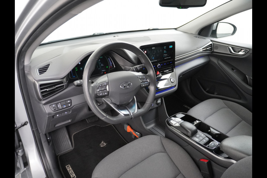 Hyundai IONIQ Comfort EV 38kWh Apple Carplay Android Auto Adaptieve Cruise Control Navi Ecc Camera Pdc DAB Stoelverwarming Led Lmv Infinity® Sound 1e Eigenaar