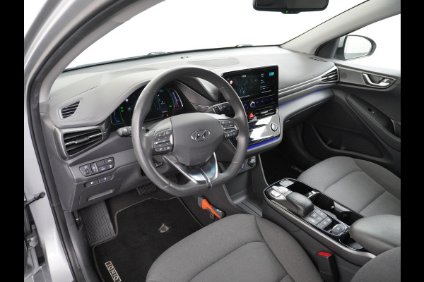 Hyundai IONIQ Comfort EV 38kWh Apple Carplay Android Auto Adaptieve Cruise Control Navi Ecc Camera Pdc DAB Stoelverwarming Led Lmv Infinity® Sound 1e Eigenaar
