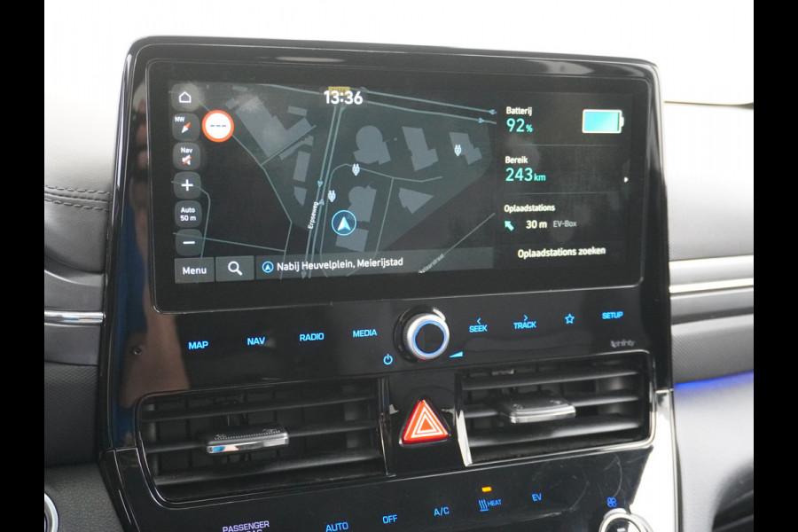 Hyundai IONIQ Comfort EV 38kWh Apple Carplay Android Auto Adaptieve Cruise Control Navi Ecc Camera Pdc DAB Stoelverwarming Led Lmv Infinity® Sound 1e Eigenaar