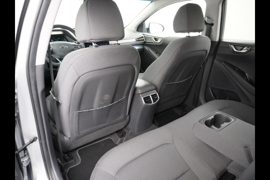 Hyundai IONIQ Comfort EV 38kWh Apple Carplay Android Auto Adaptieve Cruise Control Navi Ecc Camera Pdc DAB Stoelverwarming Led Lmv Infinity® Sound 1e Eigenaar