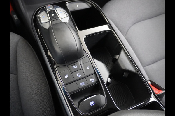 Hyundai IONIQ Comfort EV 38kWh Apple Carplay Android Auto Adaptieve Cruise Control Navi Ecc Camera Pdc DAB Stoelverwarming Led Lmv Infinity® Sound 1e Eigenaar