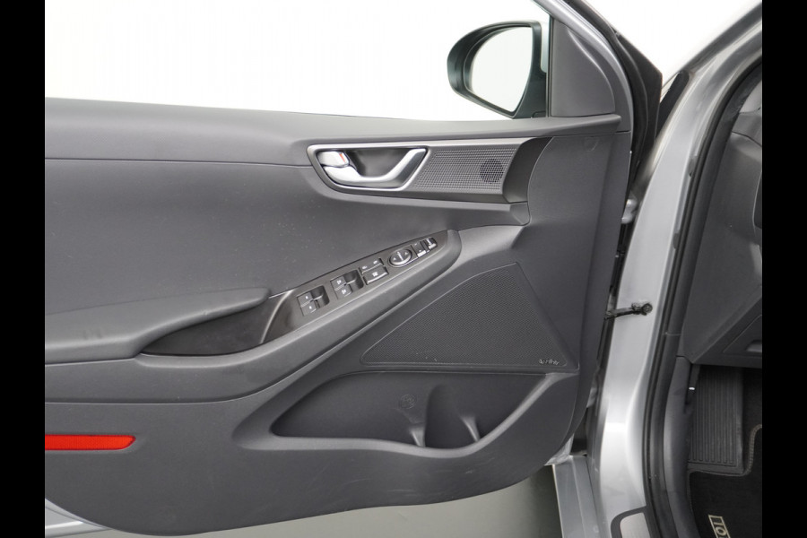 Hyundai IONIQ Comfort EV 38kWh Apple Carplay Android Auto Adaptieve Cruise Control Navi Ecc Camera Pdc DAB Stoelverwarming Led Lmv Infinity® Sound 1e Eigenaar