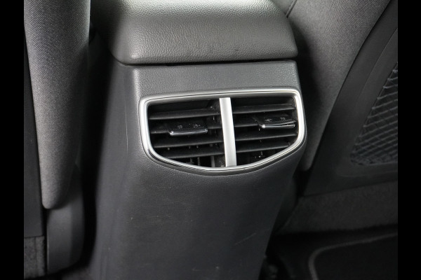 Hyundai IONIQ Comfort EV 38kWh Apple Carplay Android Auto Adaptieve Cruise Control Navi Ecc Camera Pdc DAB Stoelverwarming Led Lmv Infinity® Sound 1e Eigenaar