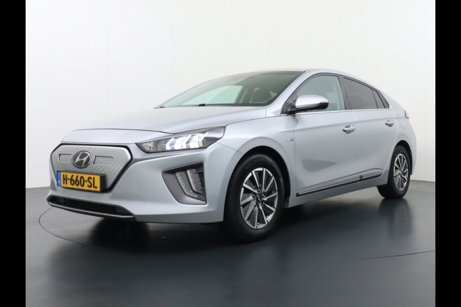 Hyundai IONIQ Comfort EV 38kWh Apple Carplay Android Auto Adaptieve Cruise Control Navi Ecc Camera Pdc DAB Stoelverwarming Led Lmv Infinity® Sound 1e Eigenaar