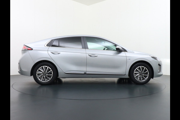 Hyundai IONIQ Comfort EV 38kWh Apple Carplay Android Auto Adaptieve Cruise Control Navi Ecc Camera Pdc DAB Stoelverwarming Led Lmv Infinity® Sound 1e Eigenaar
