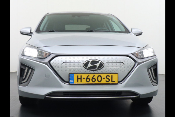 Hyundai IONIQ Comfort EV 38kWh Apple Carplay Android Auto Adaptieve Cruise Control Navi Ecc Camera Pdc DAB Stoelverwarming Led Lmv Infinity® Sound 1e Eigenaar