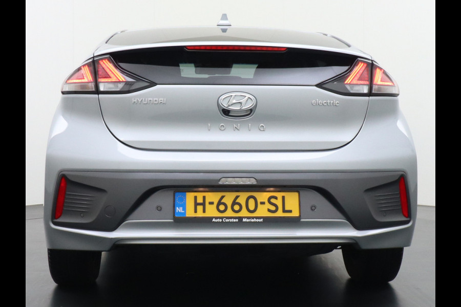 Hyundai IONIQ Comfort EV 38kWh Apple Carplay Android Auto Adaptieve Cruise Control Navi Ecc Camera Pdc DAB Stoelverwarming Led Lmv Infinity® Sound 1e Eigenaar
