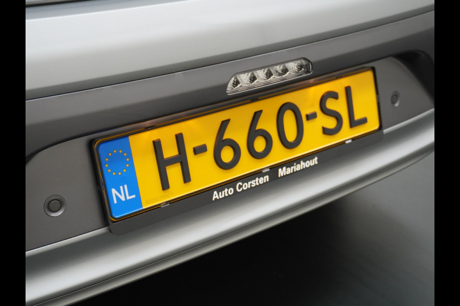 Hyundai IONIQ Comfort EV 38kWh Apple Carplay Android Auto Adaptieve Cruise Control Navi Ecc Camera Pdc DAB Stoelverwarming Led Lmv Infinity® Sound 1e Eigenaar