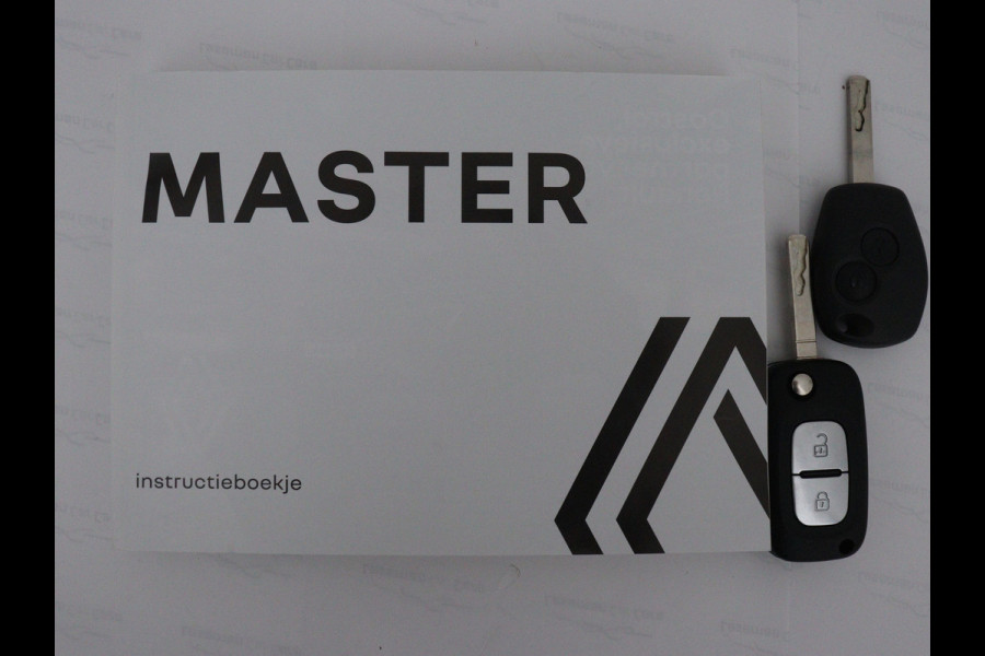 Renault Master T33 2.3 dCi 135PK L2H2 Comfort / NAVIGATIE / CRUISE CONTROL / PARKEERSENSOREN