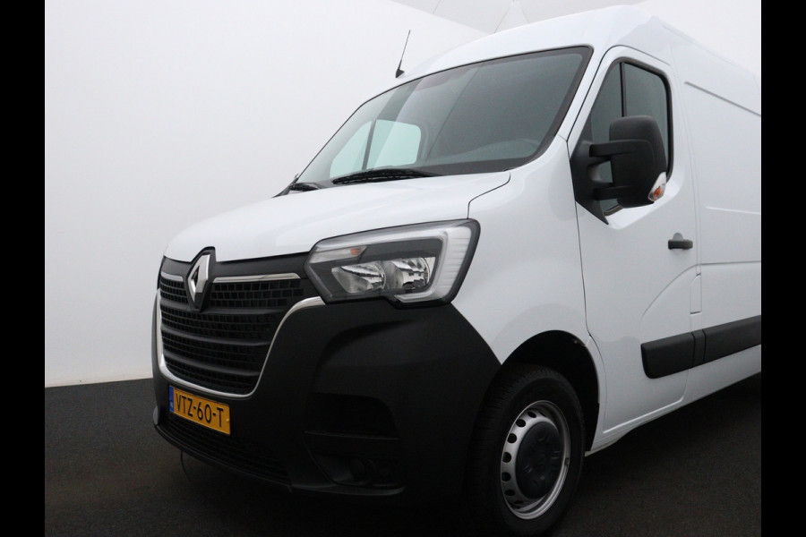 Renault Master T33 2.3 dCi 135PK L2H2 Comfort / NAVIGATIE / CRUISE CONTROL / PARKEERSENSOREN