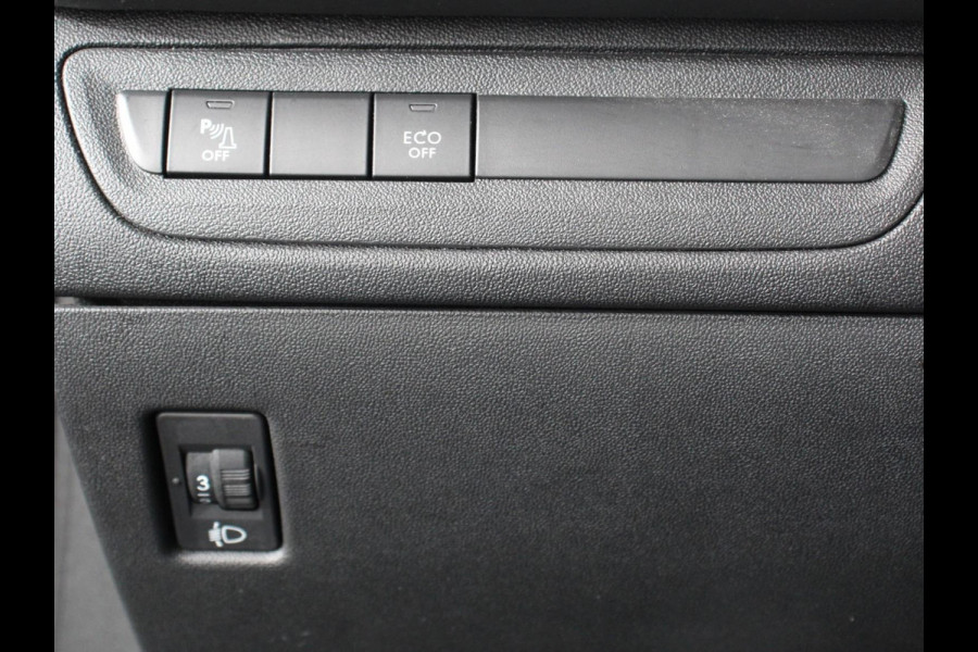 Peugeot 208 1.2 PureTech 110pk Automaat Allure | Cruise control | Parkeersensoren achter | LED | Navigatie | Climate Control | Extra Getint glas | Lichtmetalen Velgen