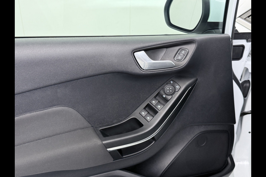 Ford Fiesta T 125PK Hybrid Titanium X Apple Carplay Android Auto Navi Bordherkenning Camera Ecc Cruise Control Pdc Lmv Privacy Glas Led Ford Sync 3 Keyless Bluetooth DAB+ 1e Eigenaar Origineel Nederlandse Auto € 26000 nieuw!